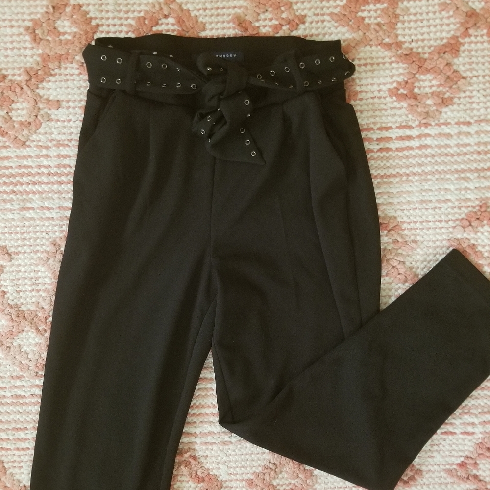 Belted dress pants with pockets